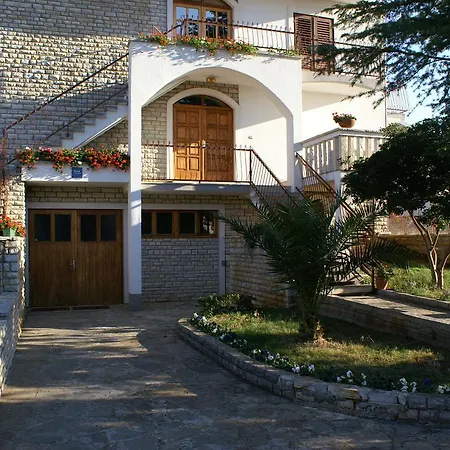 Studio 4299c شقة